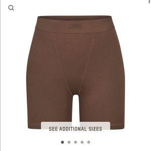 Skims boyfriend boxer with tags NWT